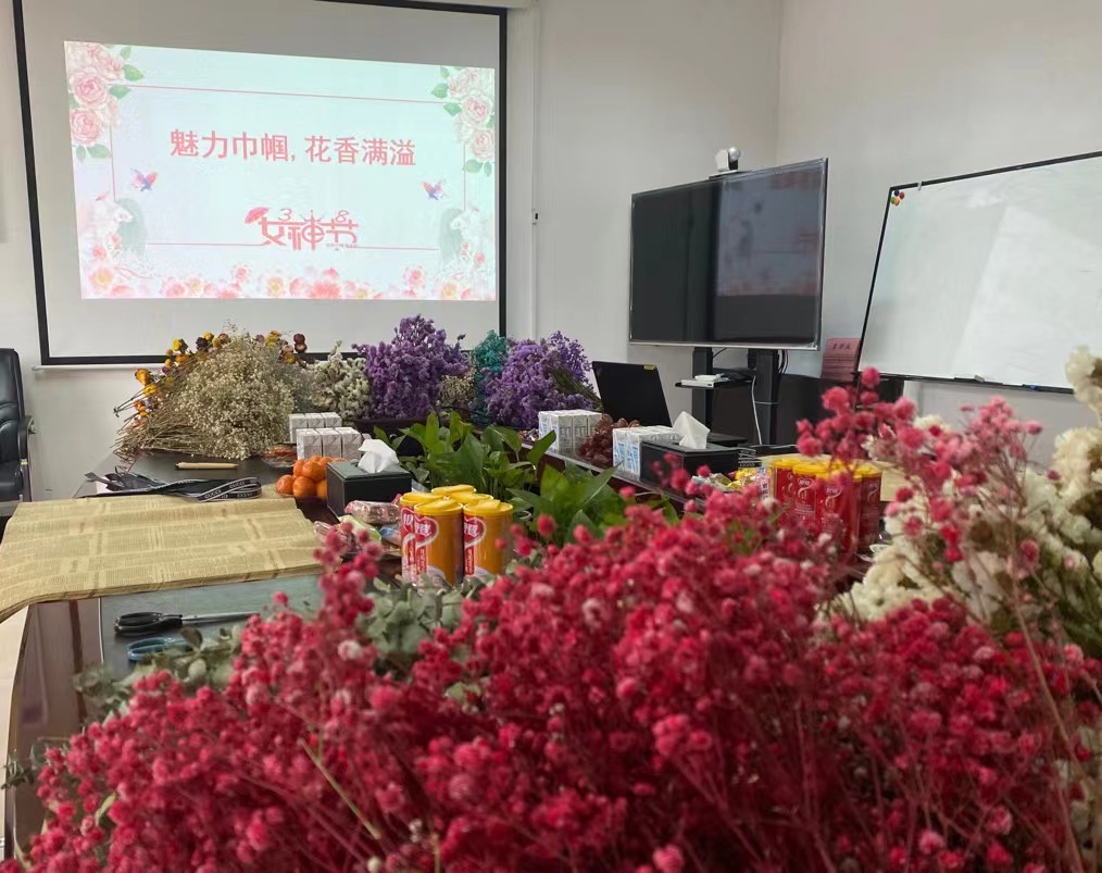 乐动游戏网·(中国)官方网站,宏明日望,株洲电子科技,湖南电容器,株洲电容器,电容器