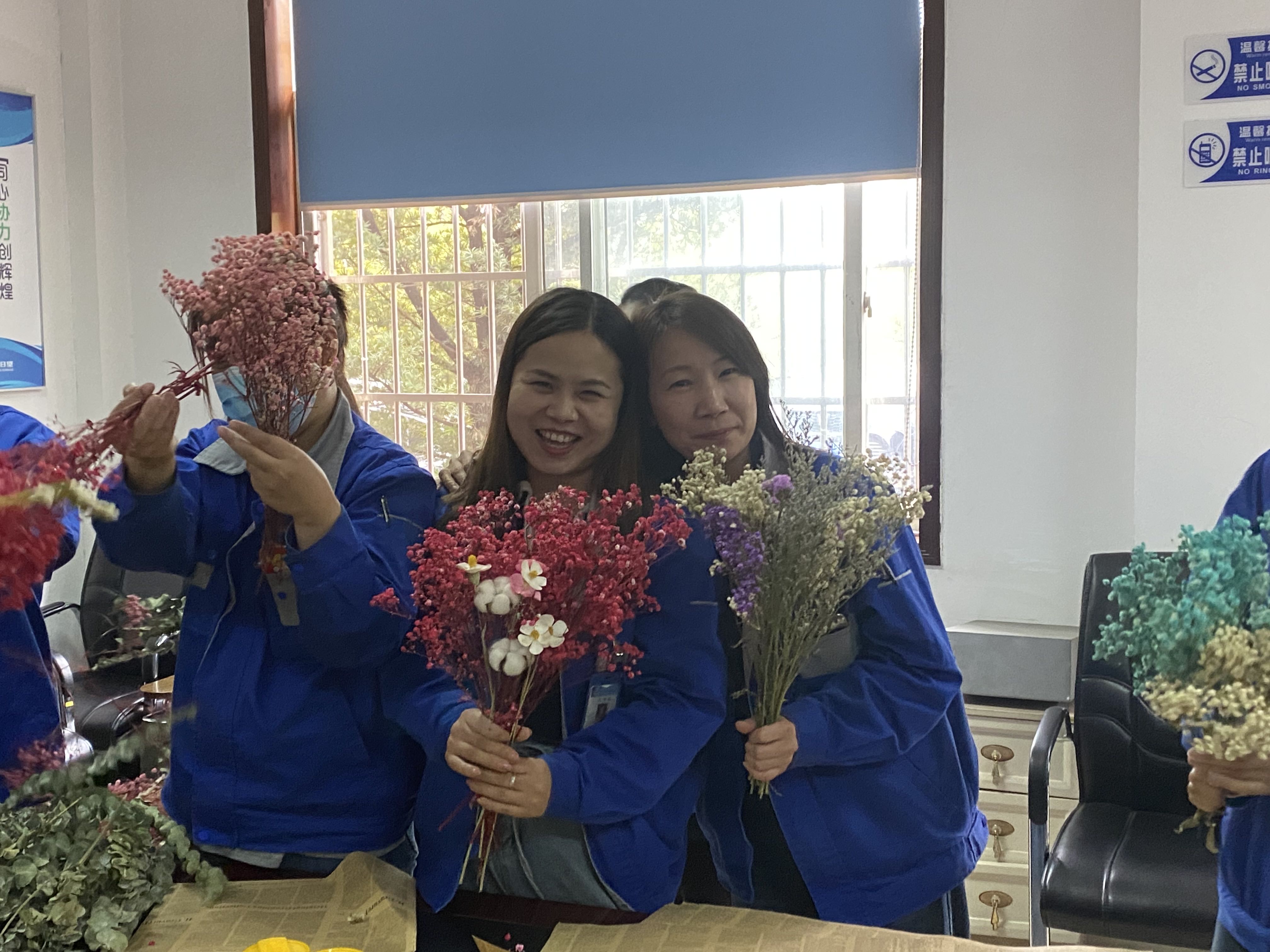 乐动游戏网·(中国)官方网站,宏明日望,株洲电子科技,湖南电容器,株洲电容器,电容器